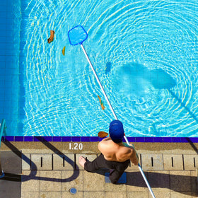 Loiyadn pool skimmer lightweight design for easy handling.