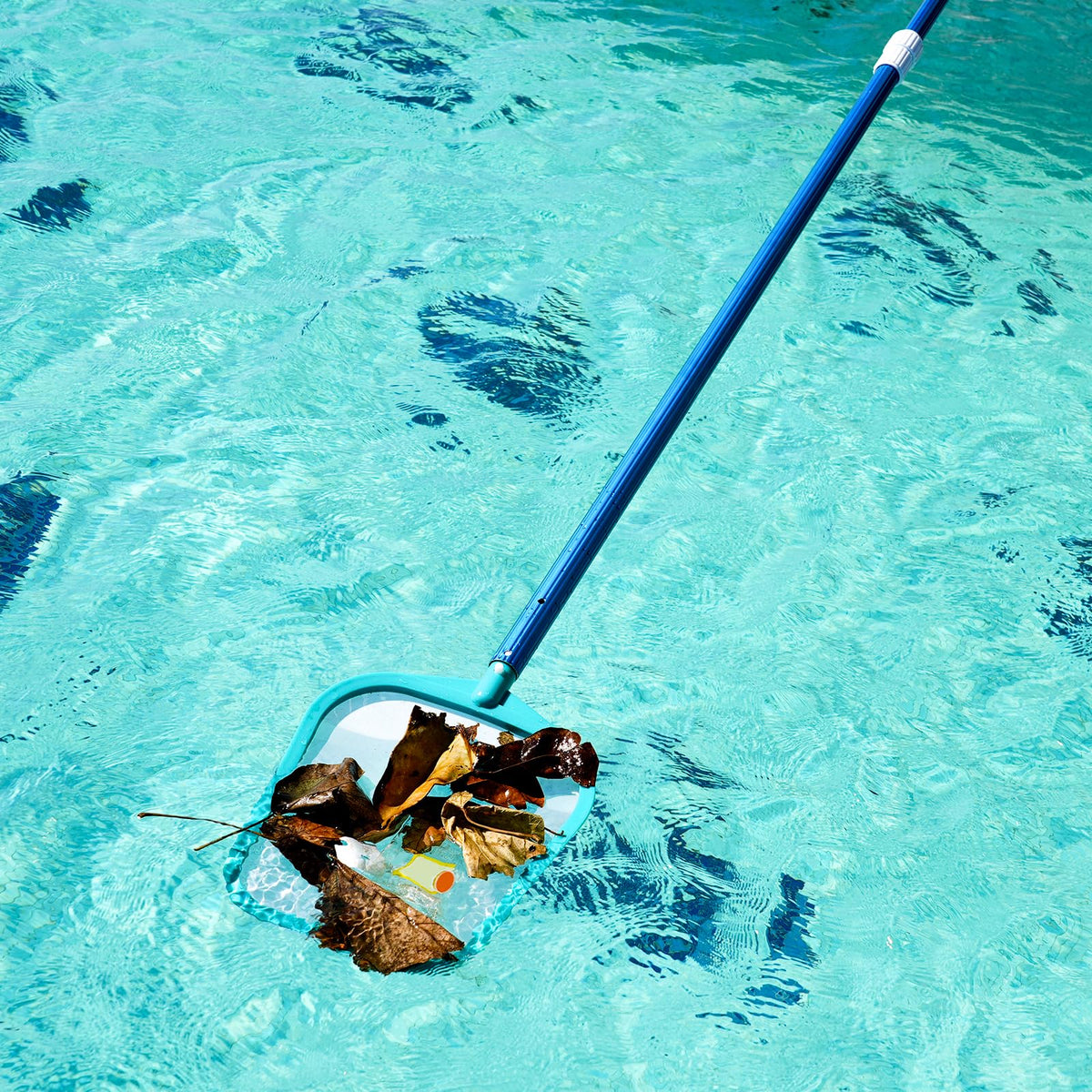 Loiyadn pool skimmer plastic frame shows sturdy construction for daily use.