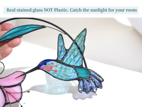 Lolitarcrafts stained glass hummingbird green flower B close lighting
