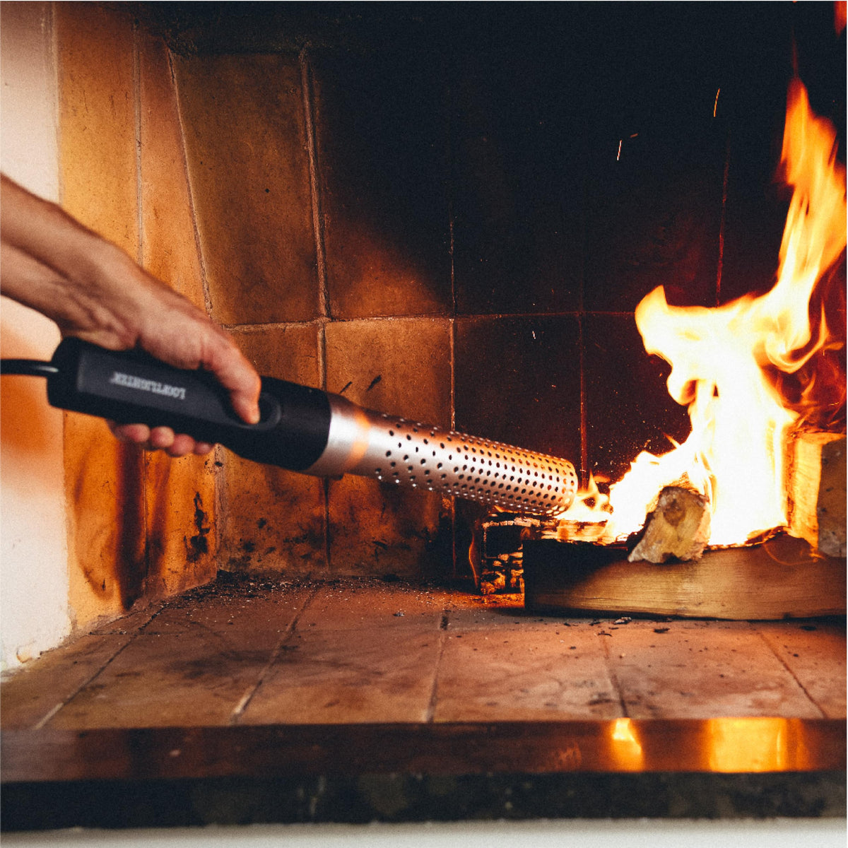 Looftlighter Classic used for fireplaces and pizza ovens.