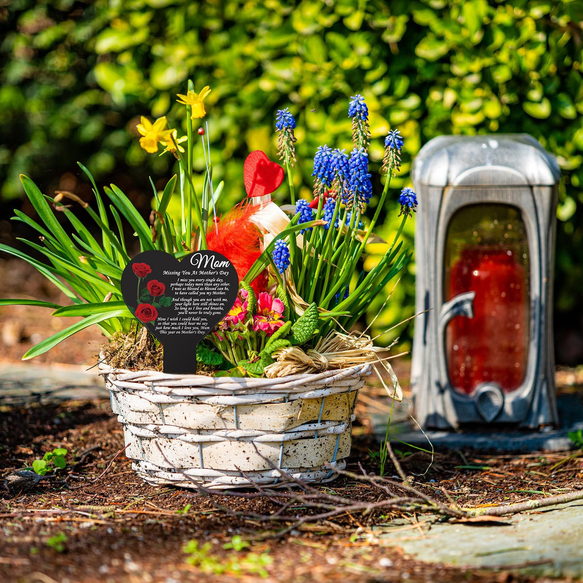 Lounsweer outdoor memorial marker stake, weatherproof for year-round display.