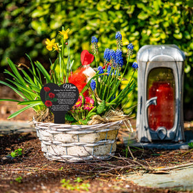 Lounsweer outdoor memorial marker stake, weatherproof for year-round display.