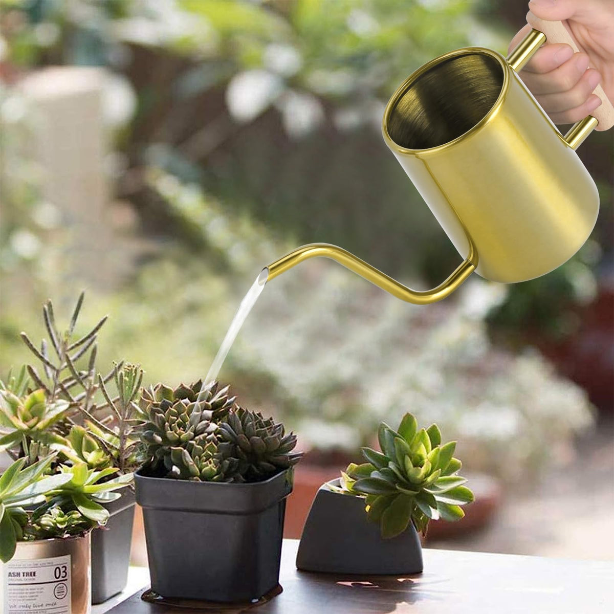 LTSUMI 35oz capacity for fewer refills while tending plants.