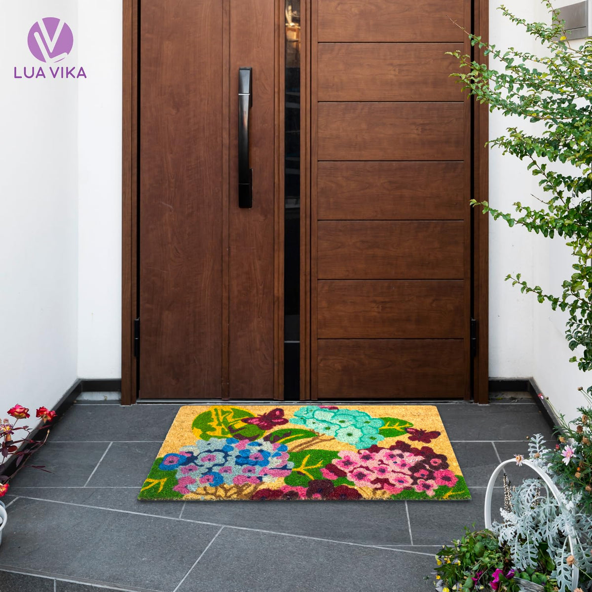 Lua Vika durable urban-entry doormat stands up to busy doors and seasons