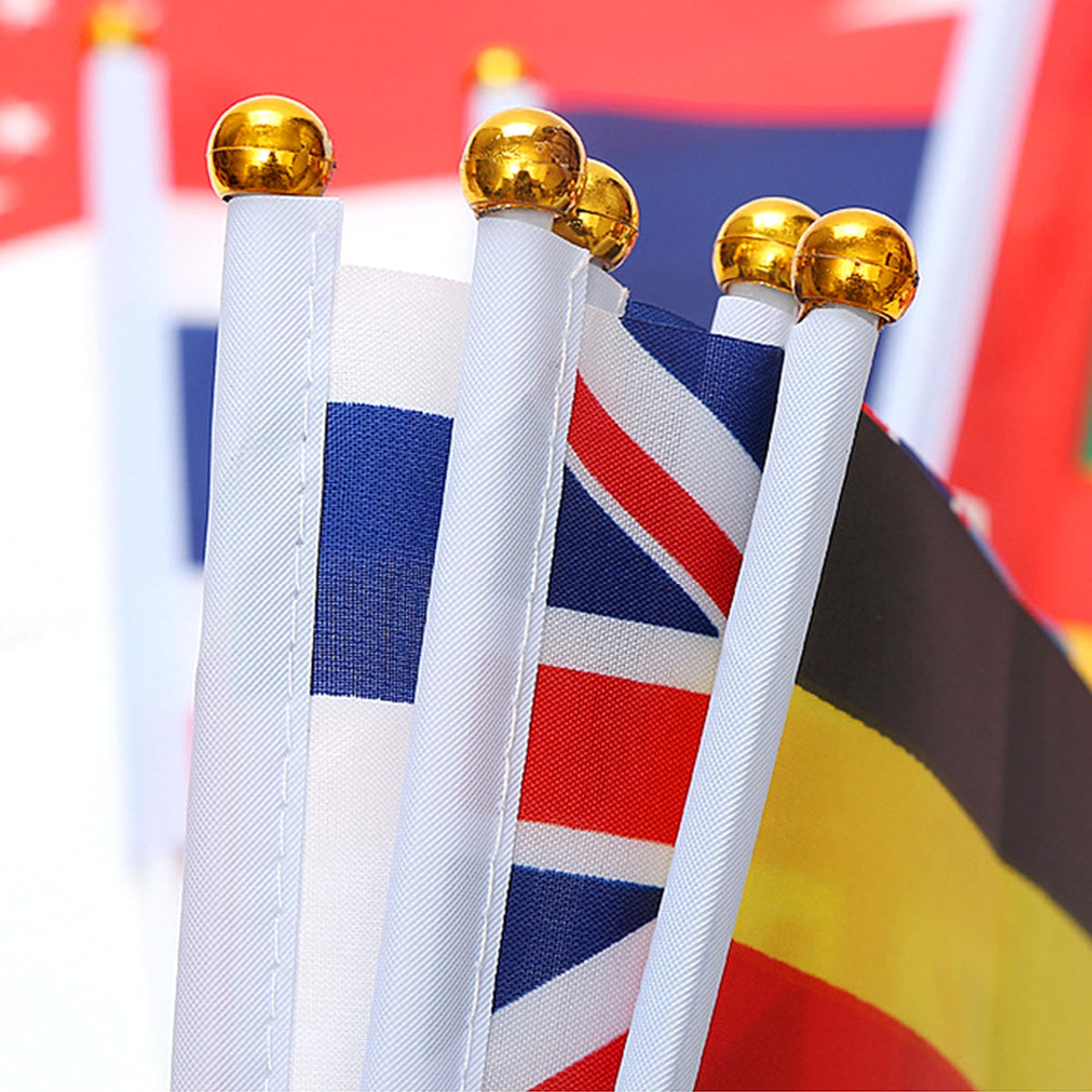 LUSEOAN flag and pole separate parts—flexible assembly for versatile decorations.