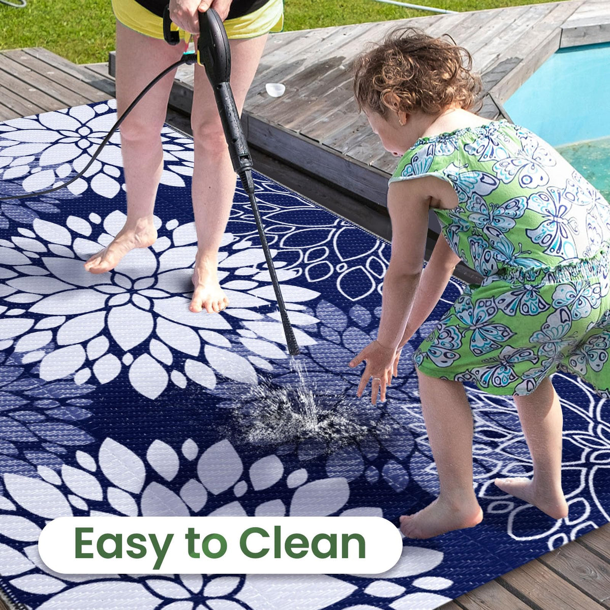 LuxStep outdoor rug rv-camping compact and lightweight for easy transport.