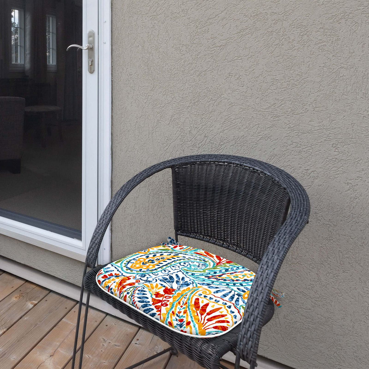 LVTXIII Paisley Multi cushion easy spot-clean maintenance