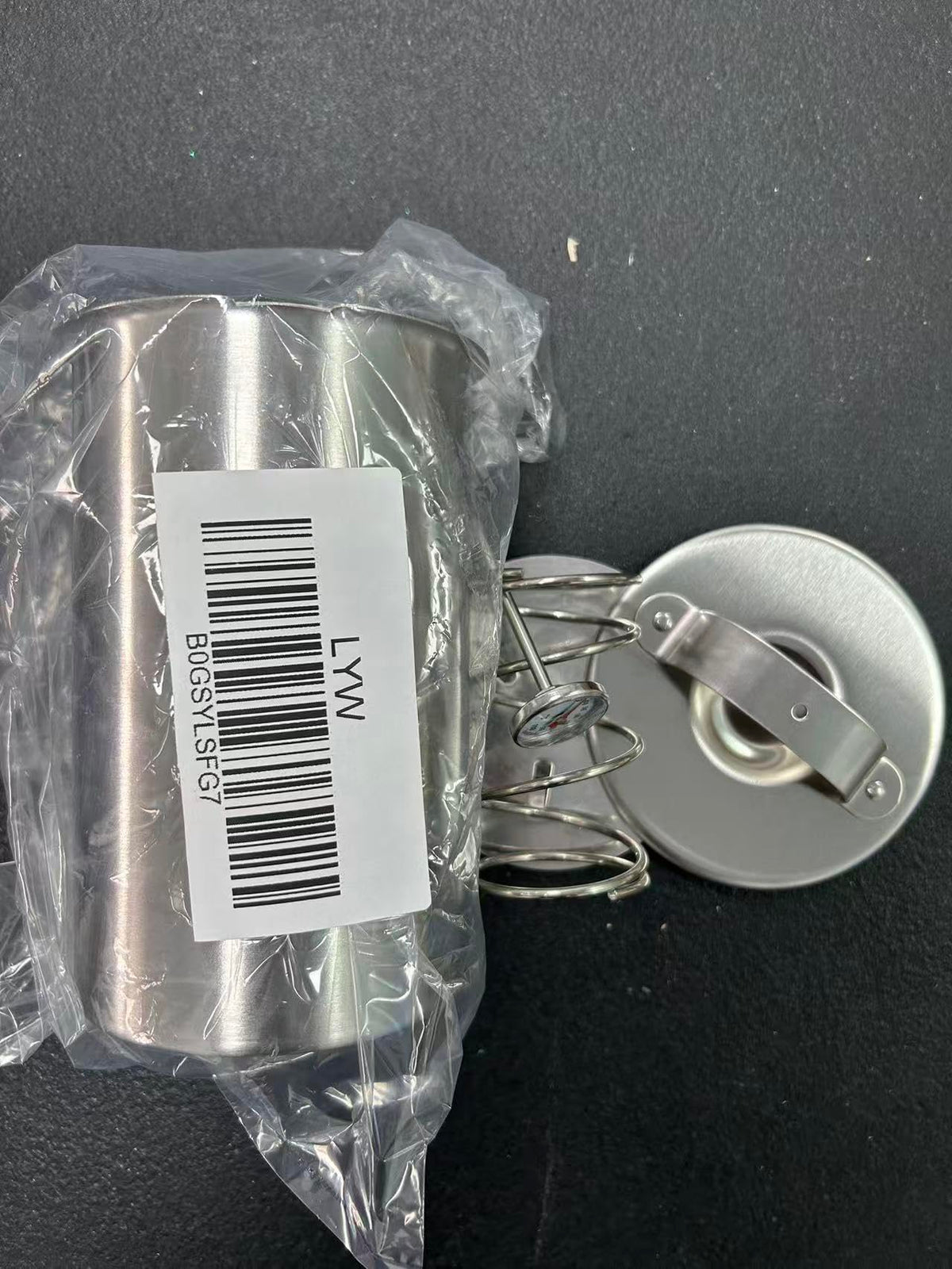 LYW detachable lid enables quick assembly and cleaning.