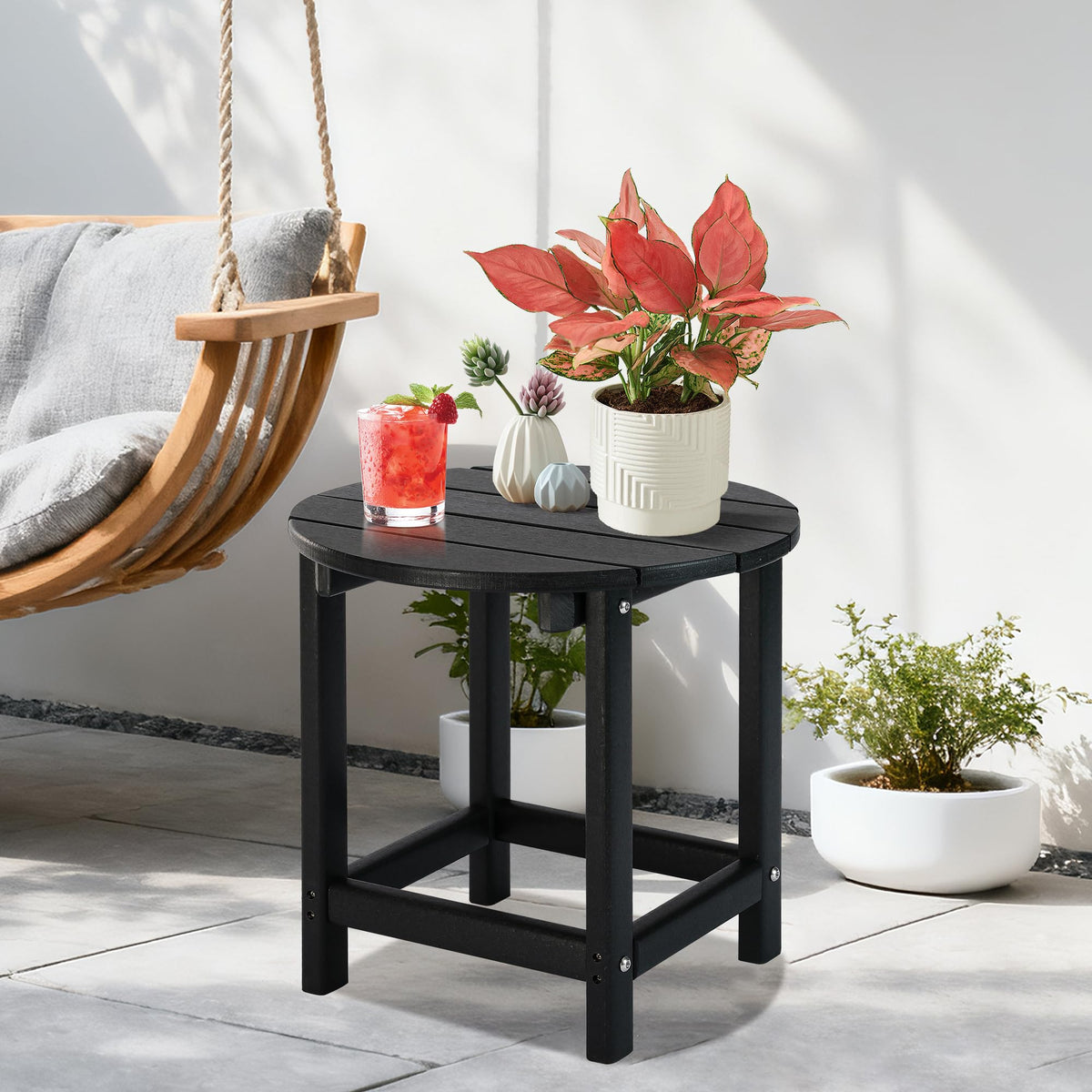 LZRS textured wood-look surface blends with outdoor décor while remaining weatherproof.
