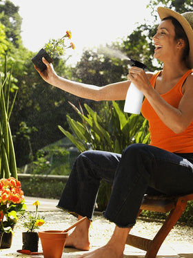 MADHOLLY heavy-duty plastic nozzle delivers durable performance for frequent use.
