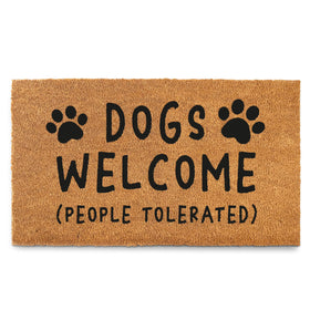 MAINEVENT coir doormat captures dirt before it enters the home
