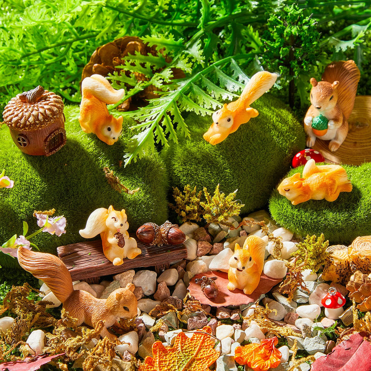 Maitys maple leaf squirrel ornament for autumn planters