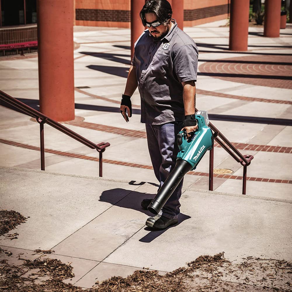 Makita XBU03Z blower displays 116 MPH air velocity for powerful cleaning
