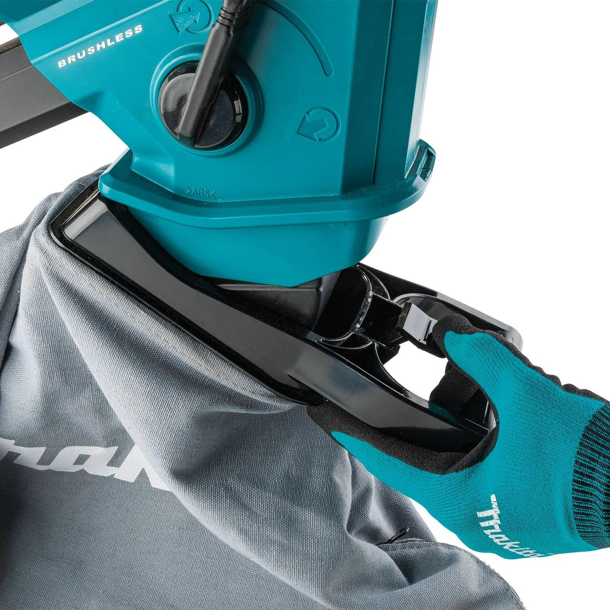 Makita XBU07Z compact form fits into tight cleanup spots.