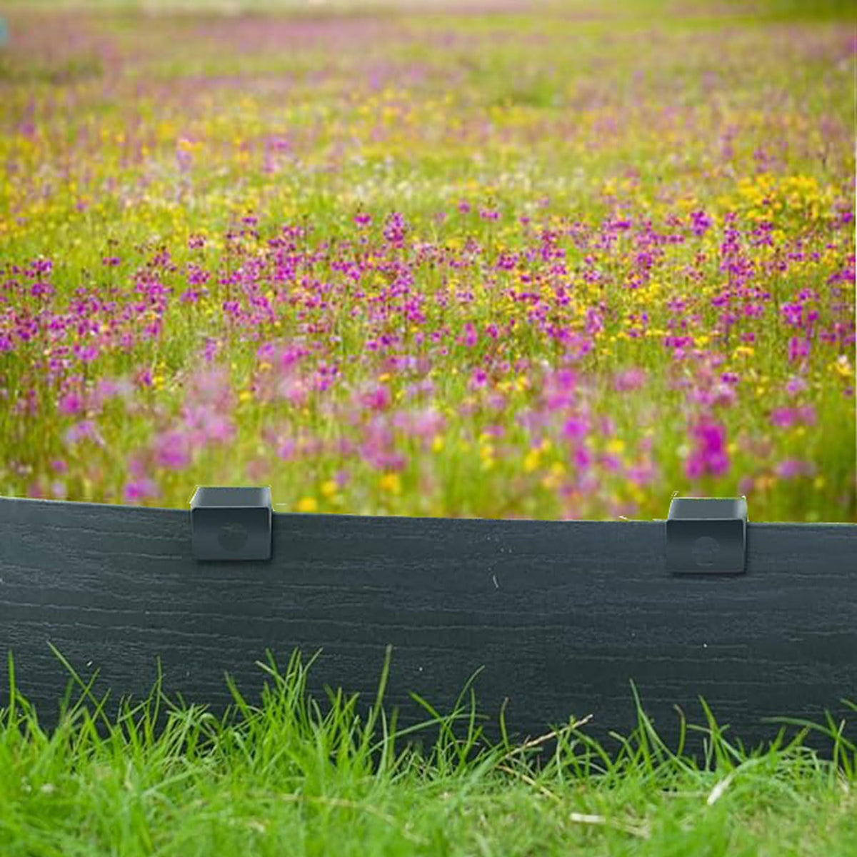 MAOMBO garden liner stakes pierce soil easily, minimizing bending.