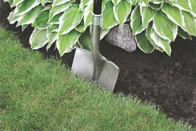 Master Mark garden border with stakes included enables quick secure installation.