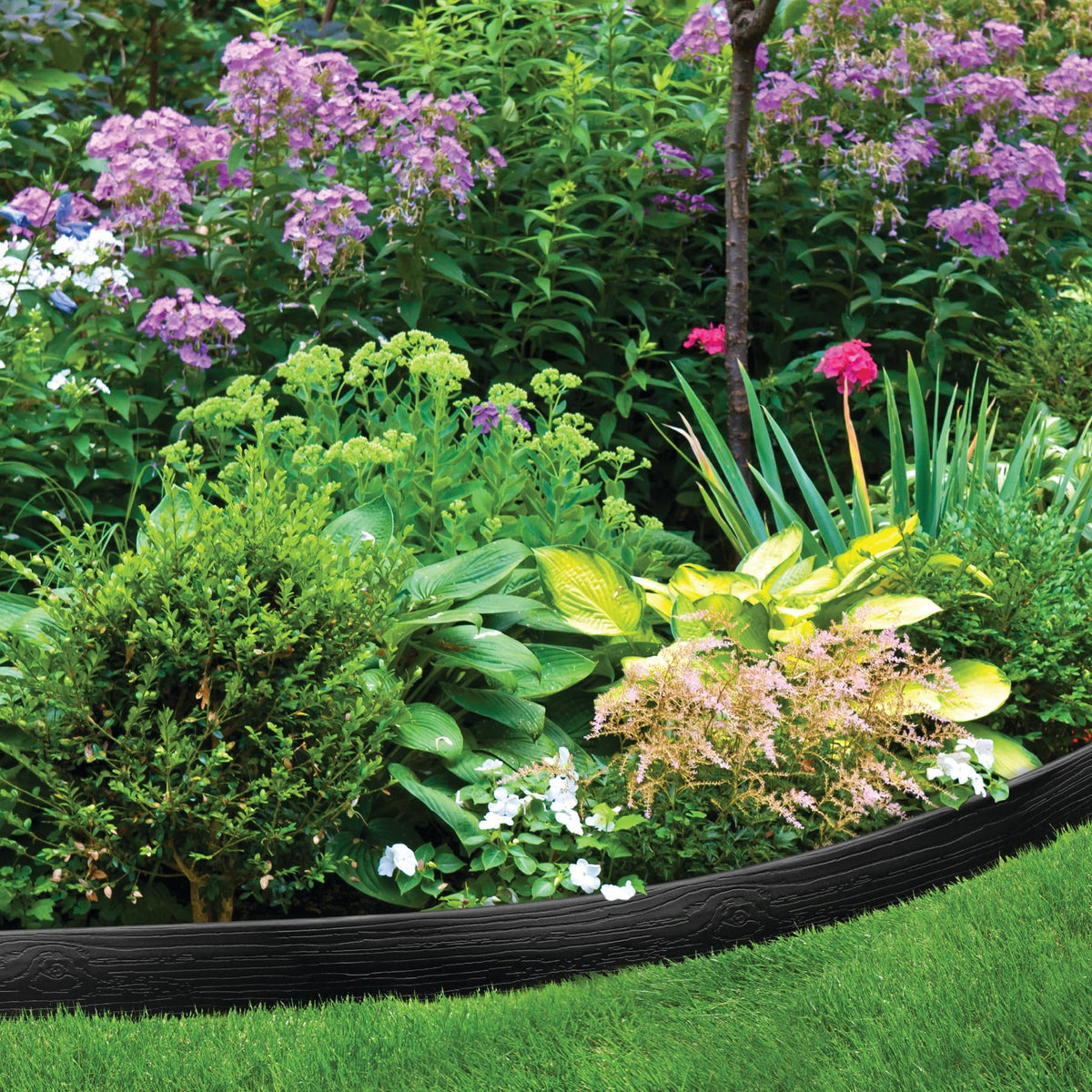 Master Mark landscape edge helps separate turf and mulch for tidy borders.