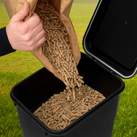 Scoops included to measure pellets precisely during loading.