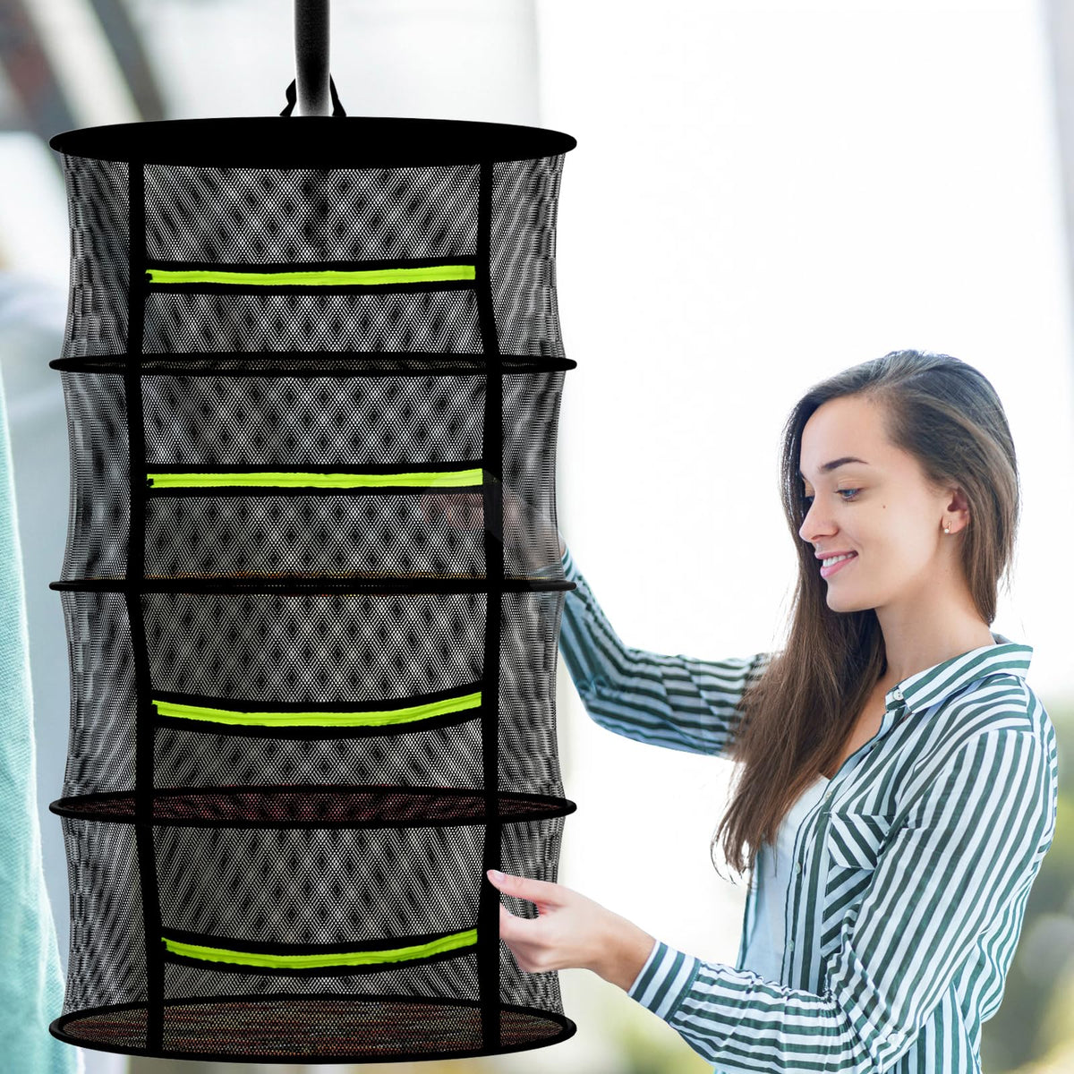 MEKOLIFE rack with green zipper closures keeps contents protected