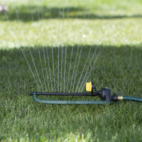 Melnor 65049-AMZ adjustable spray range focused watering where needed