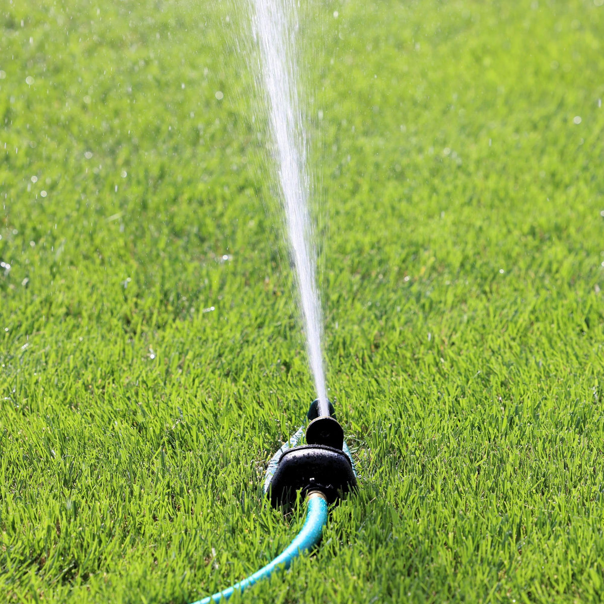 Melnor 65049-AMZ durable design for seasonal lawn care