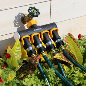 Melnor 65135AMZ car rinse ready output for quick cleanup.
