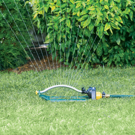 Melnor 65151AMZ adjustable spray range targets specific garden areas.