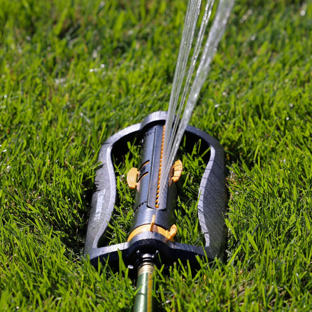 Melnor XT Turbo Sprinkler broad lawn coverage from a single unit
