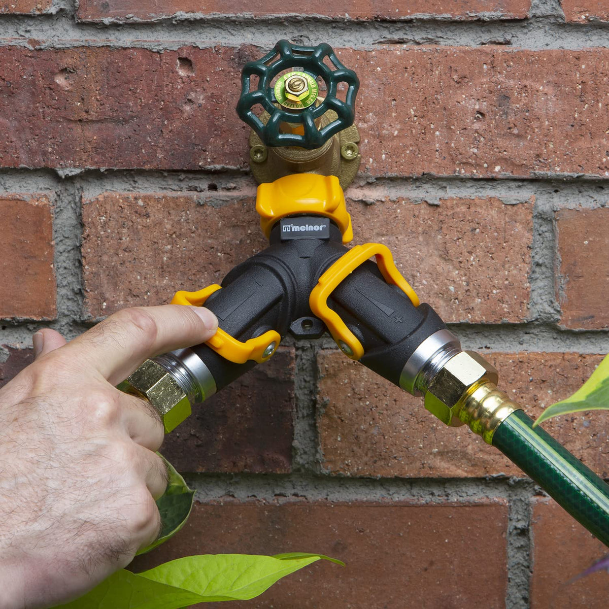 Melnor 65170AMZ extended lever for gentle operation in watering tasks