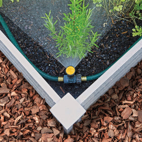 Melnor 65185AMZ demonstrates range control for extended garden coverage.
