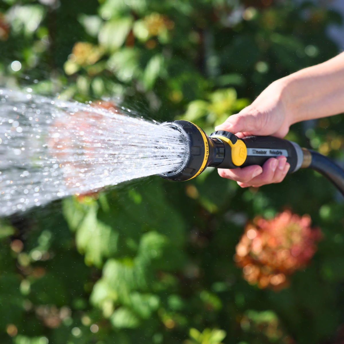 Melnor RelaxGrip rugged construction for outdoor tasks
