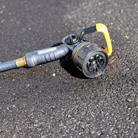Extra-large lever allows easy water flow adjustments.