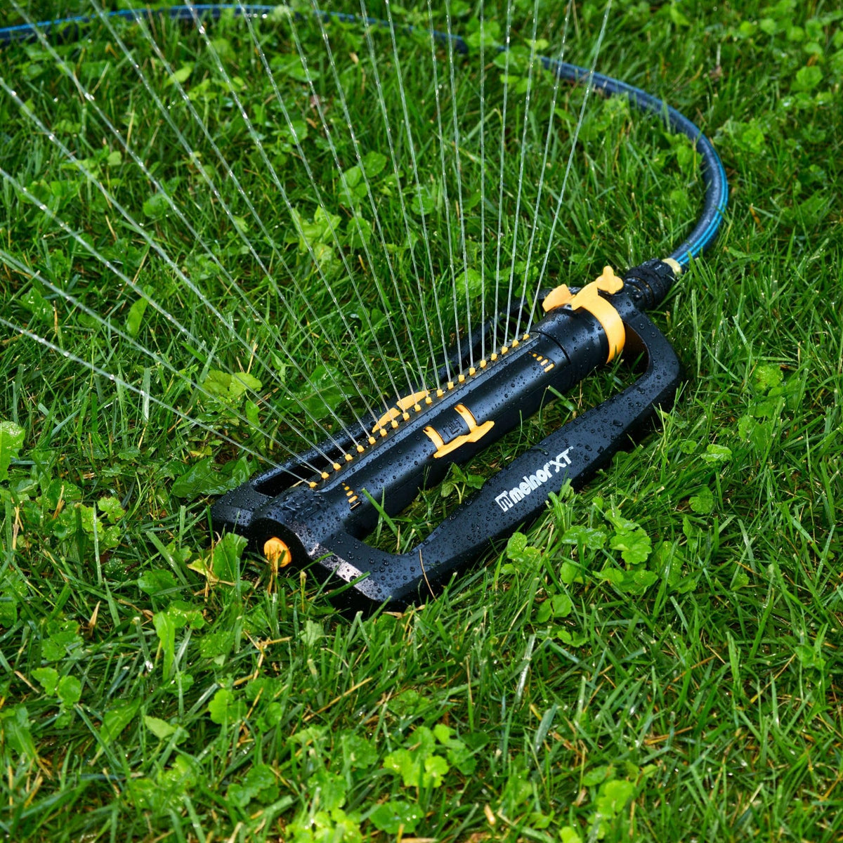 Melnor XT Turbo Sprinkler water pattern illustrating even distribution.