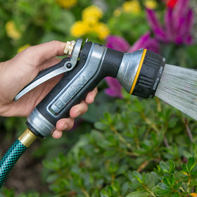 Melnor XT451 rubberized grip trigger enhances control during extended watering