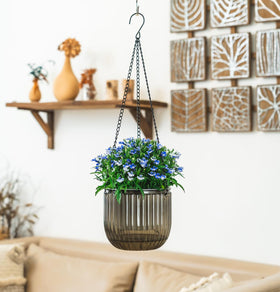 Melphoe outer pot made of durable PET withstands sun and weather.