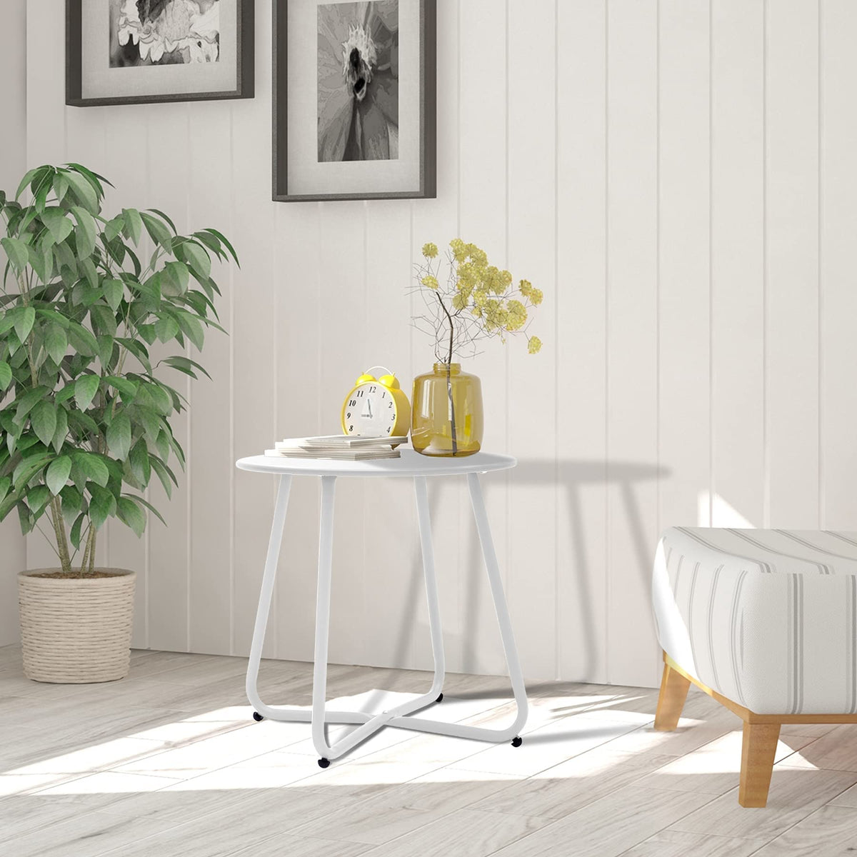 Meluvici round table with adjustable feet, stabilizes on uneven surfaces.