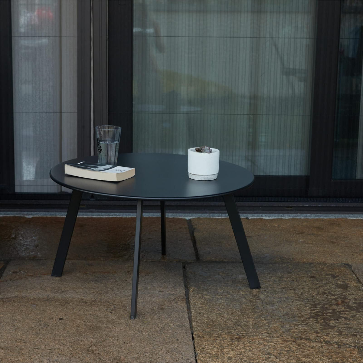 Meluvici side table close-up finish in black showcases anti-rust coating