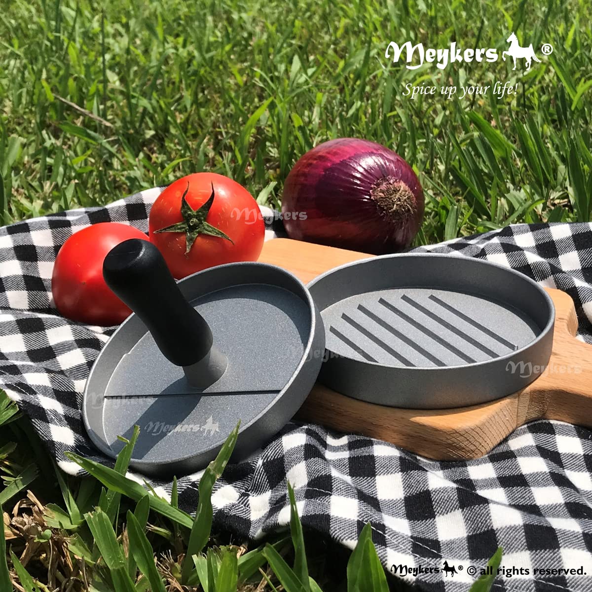 Meykers grooved molds shape uniform, professional-looking burger patties.