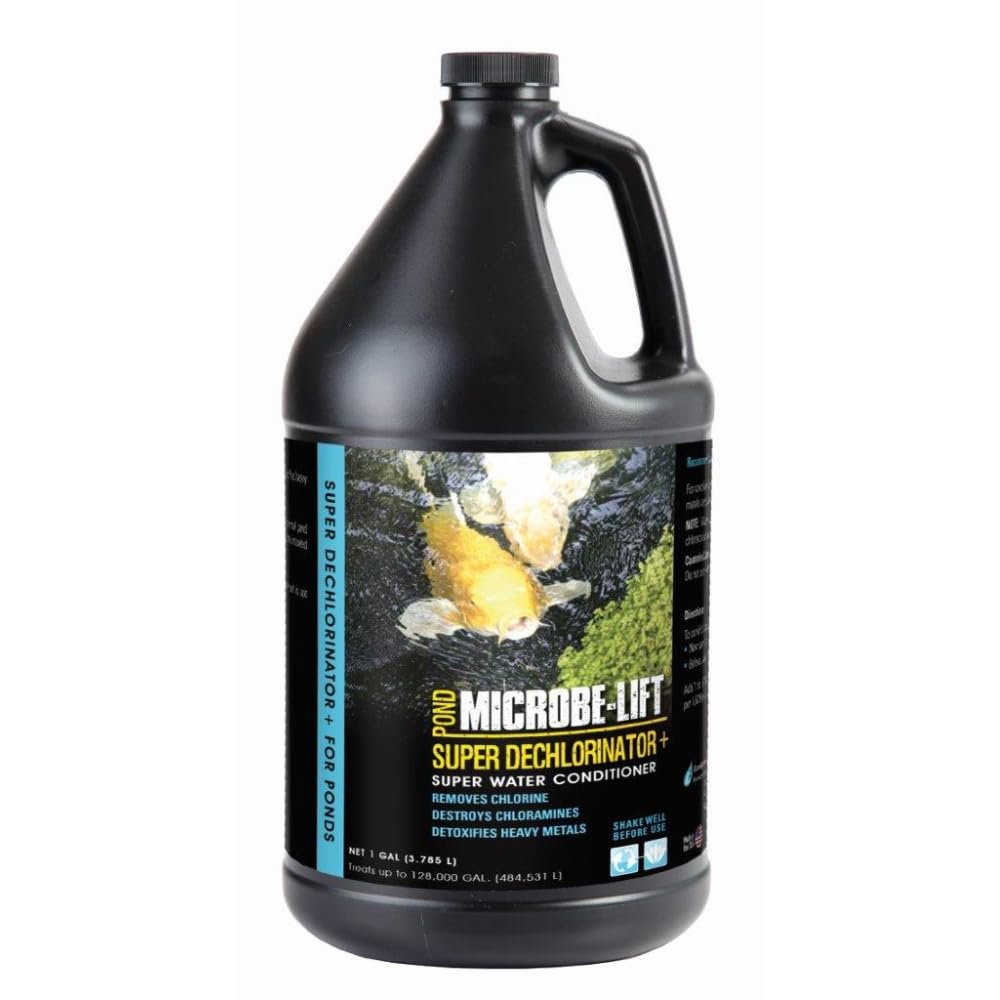 Microbe-Lift Super Dechlorinator Plus bottle pour for safe pond water conditioning.