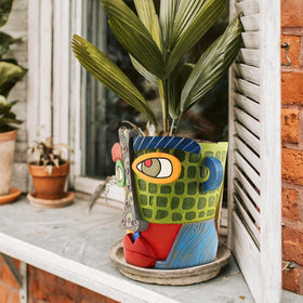 Midogaigai home art decoration planter enhances living spaces.