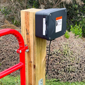Mighty Mule MMB200 back panel setup shows compatibility with multiple gate openers.