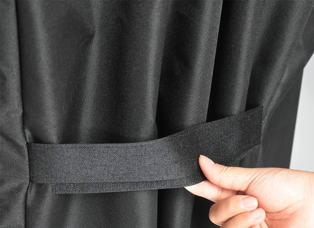 Mini Lustrous grill cover rain protection in snowy weather demonstrating waterproof fabric.