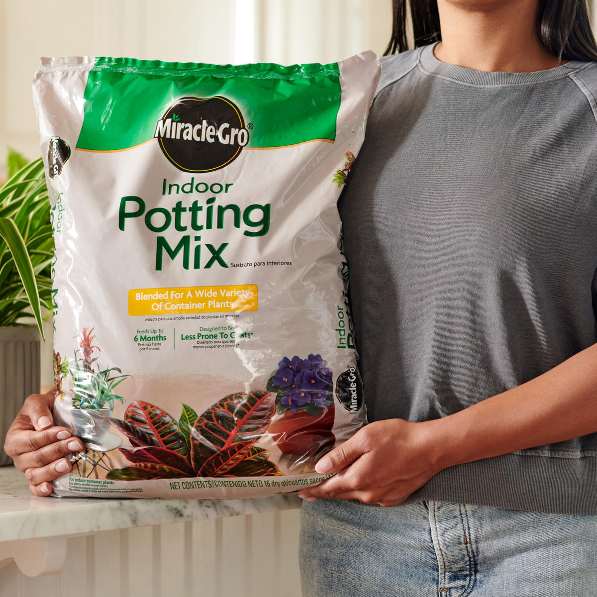 Miracle-Gro Indoor Potting Mix 2x16qt bundle for multiple planters