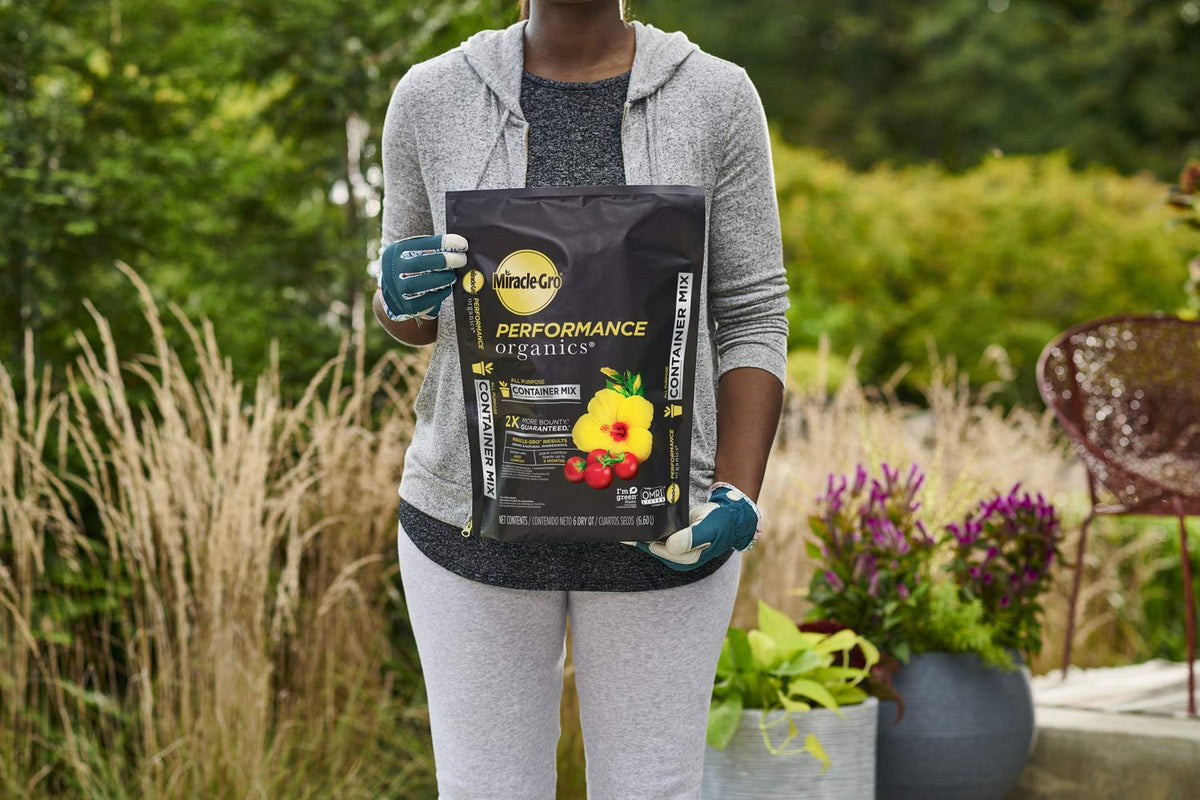 Miracle-Gro Performance Organics container mix 6qt bag ideal for vegetables in containers.