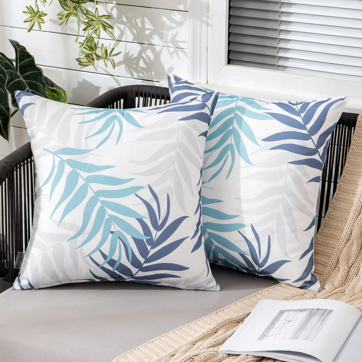 MIULEE leaves pattern outdoor pillow blue, water resistant for garden and balcony decor.