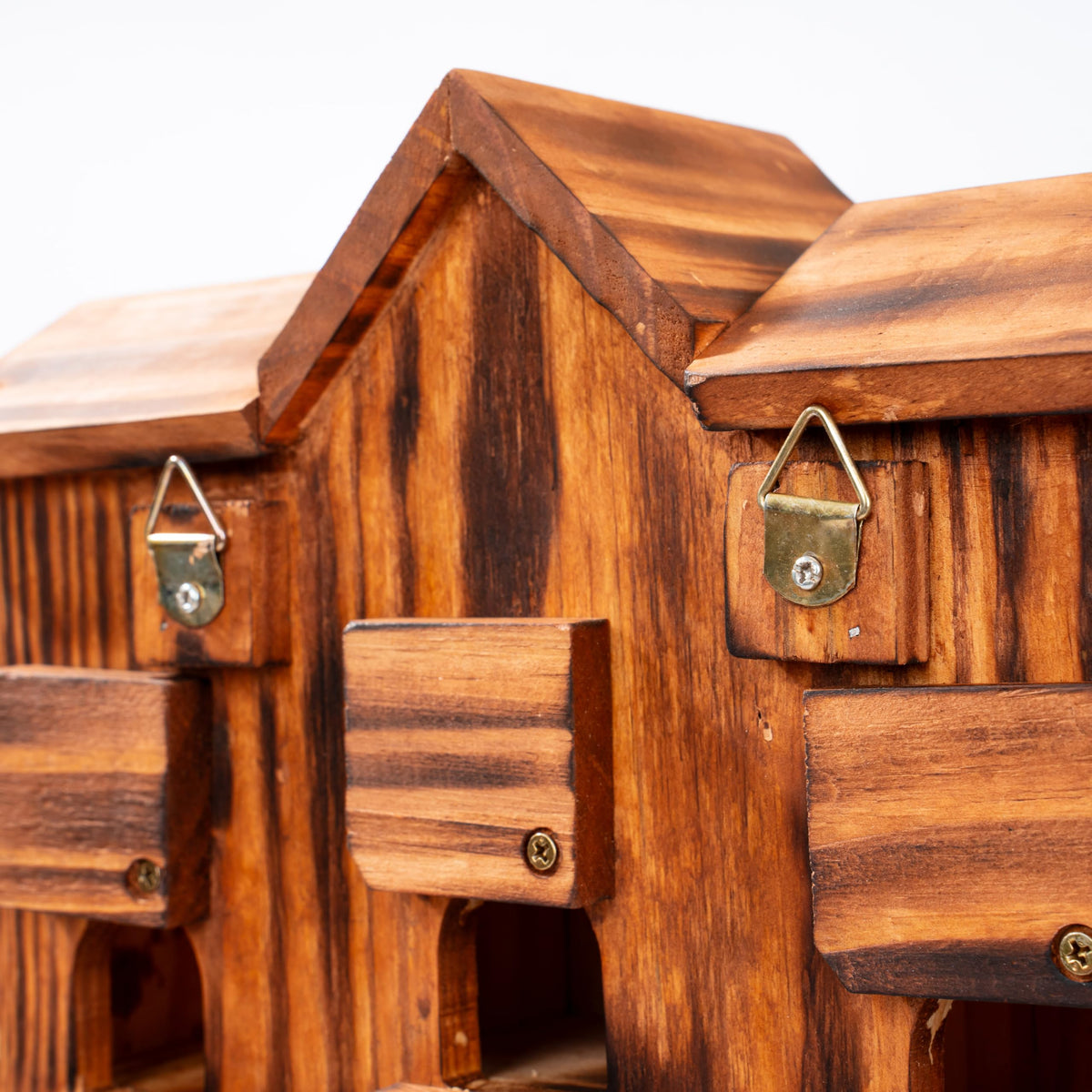 MIXUMON large outdoor birdhouse complements outdoor decor and habitat.