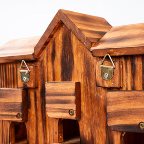 MIXUMON large outdoor birdhouse complements outdoor decor and habitat.