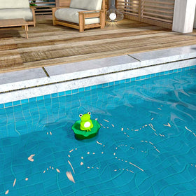 MKLZ foldable design saves space when not in use near the pool