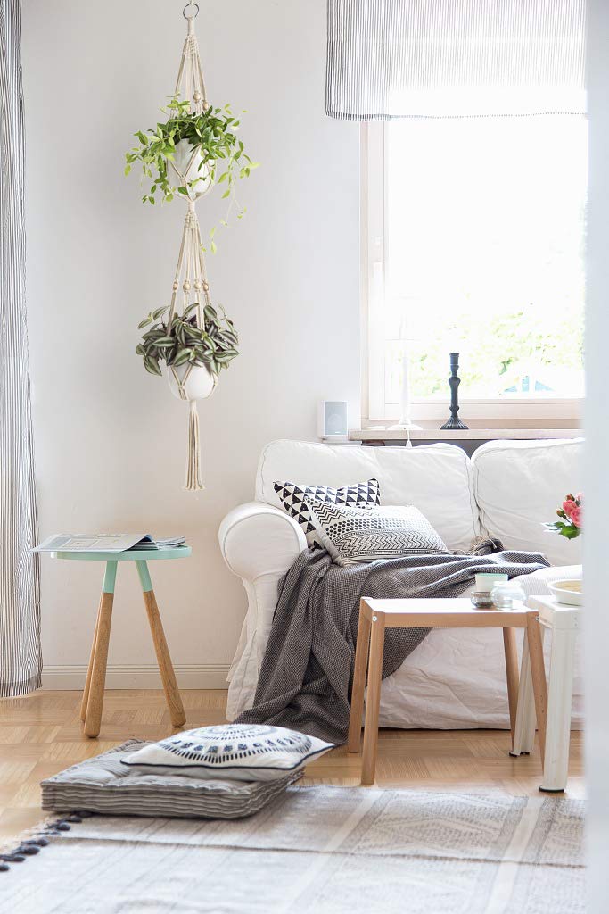 Mkono 49-inch length provides easy reach and dramatic drape