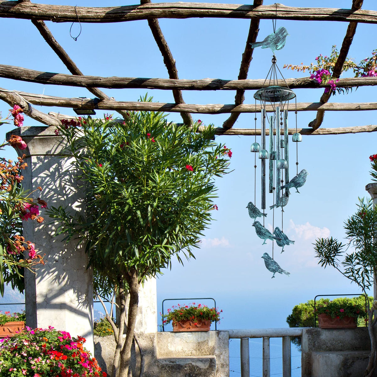 Monsiter QE wind chimes ideal for porch or yard decoration.